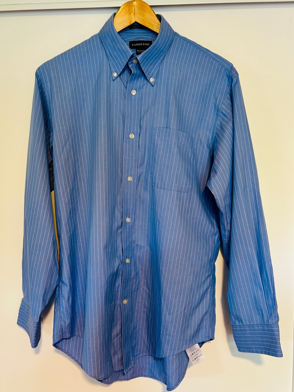 Lands’ End Pinstripe Non-Iron OCBD Shirt M